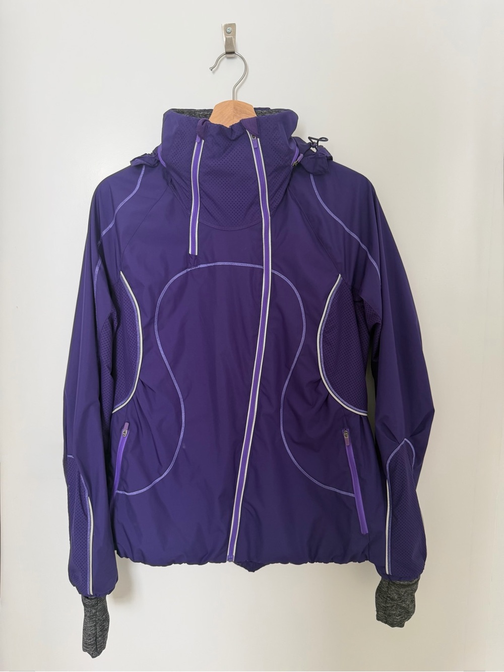 Lululemon Women’s Hooded Windbreaker Jacket, size 10